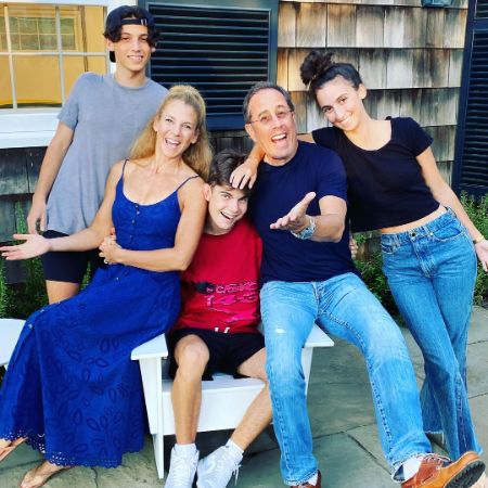 Shepherd Kellen Seinfeld took a picture with his family. 